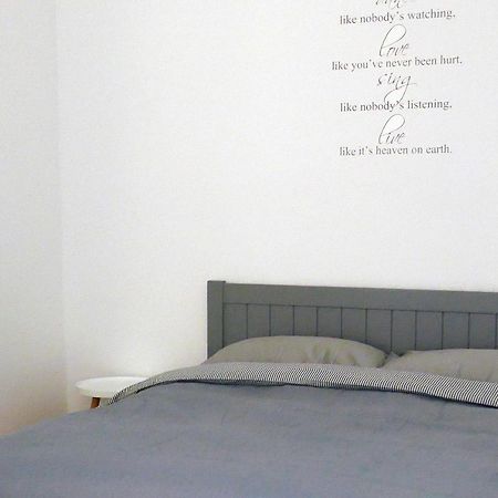 Romantic Apartment On Rynok Square With Air-Conditioning Лвив Екстериор снимка