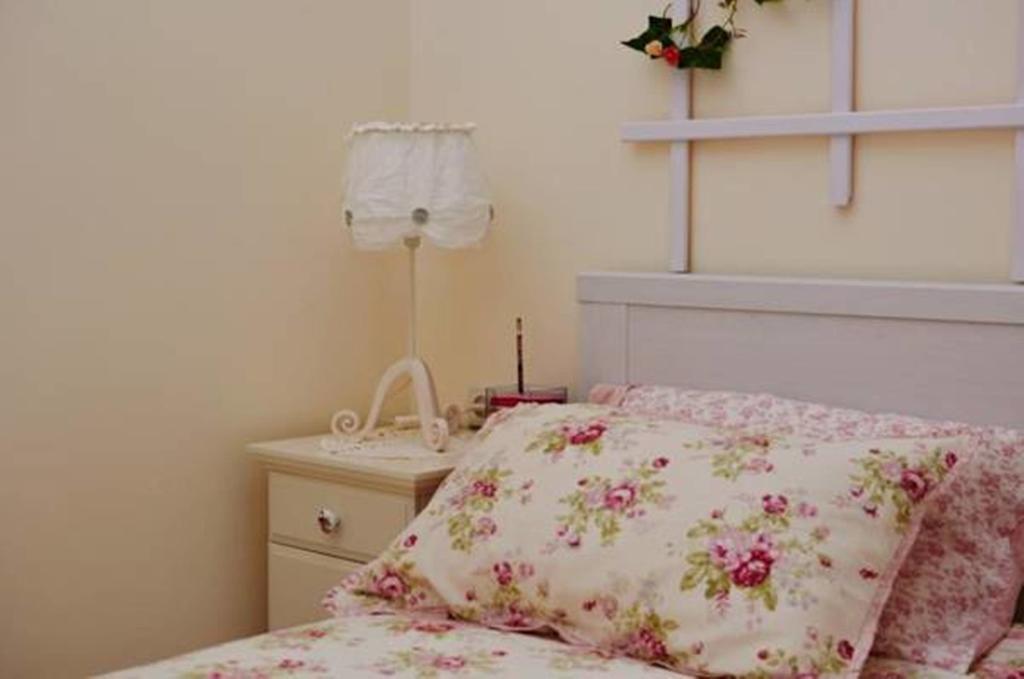Romantic Apartment On Rynok Square With Air-Conditioning Лвив Стая снимка