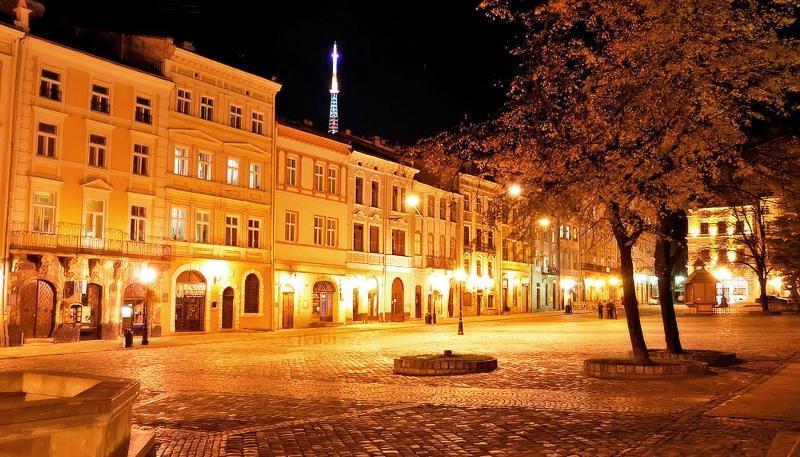 Romantic Apartment On Rynok Square With Air-Conditioning Лвив Екстериор снимка