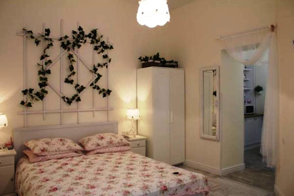 Romantic Apartment On Rynok Square With Air-Conditioning Лвив Стая снимка