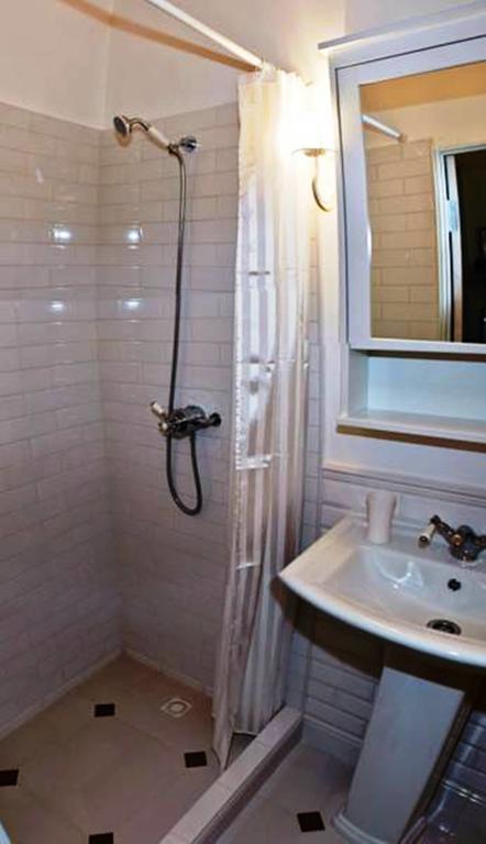 Romantic Apartment On Rynok Square With Air-Conditioning Лвив Стая снимка