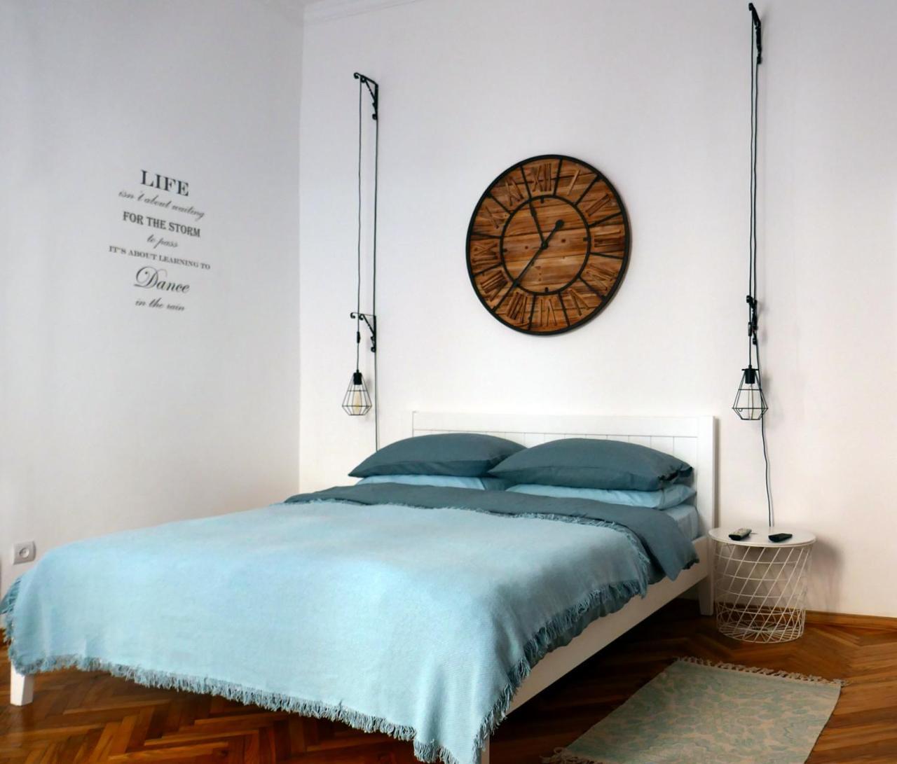 Romantic Apartment On Rynok Square With Air-Conditioning Лвив Екстериор снимка