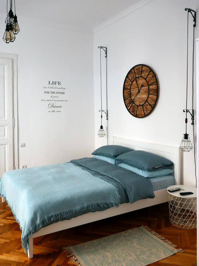 Romantic Apartment On Rynok Square With Air-Conditioning Лвив Екстериор снимка