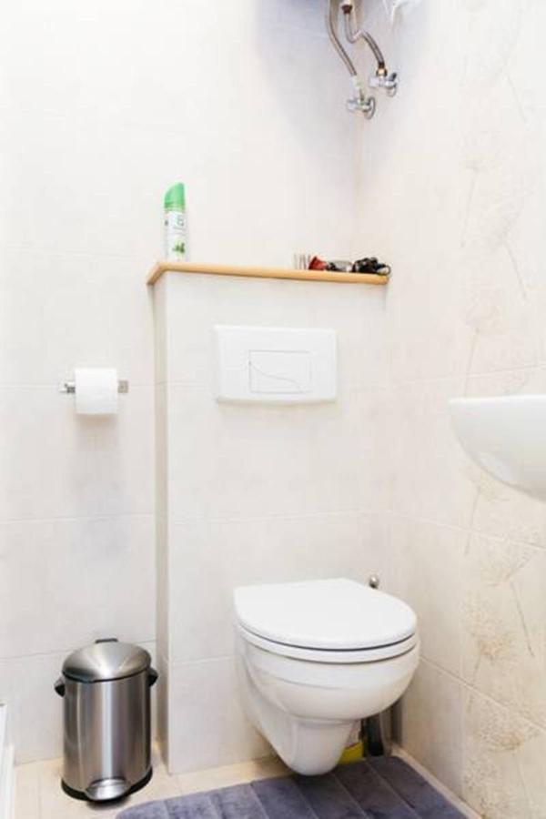 Romantic Apartment On Rynok Square With Air-Conditioning Лвив Стая снимка